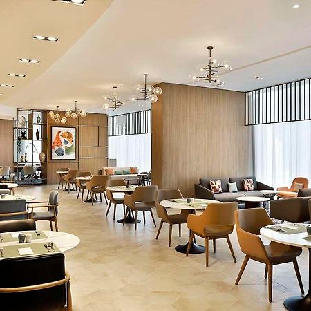 Hilton Garden Inn Dubai Business Bay المطعم الصورة